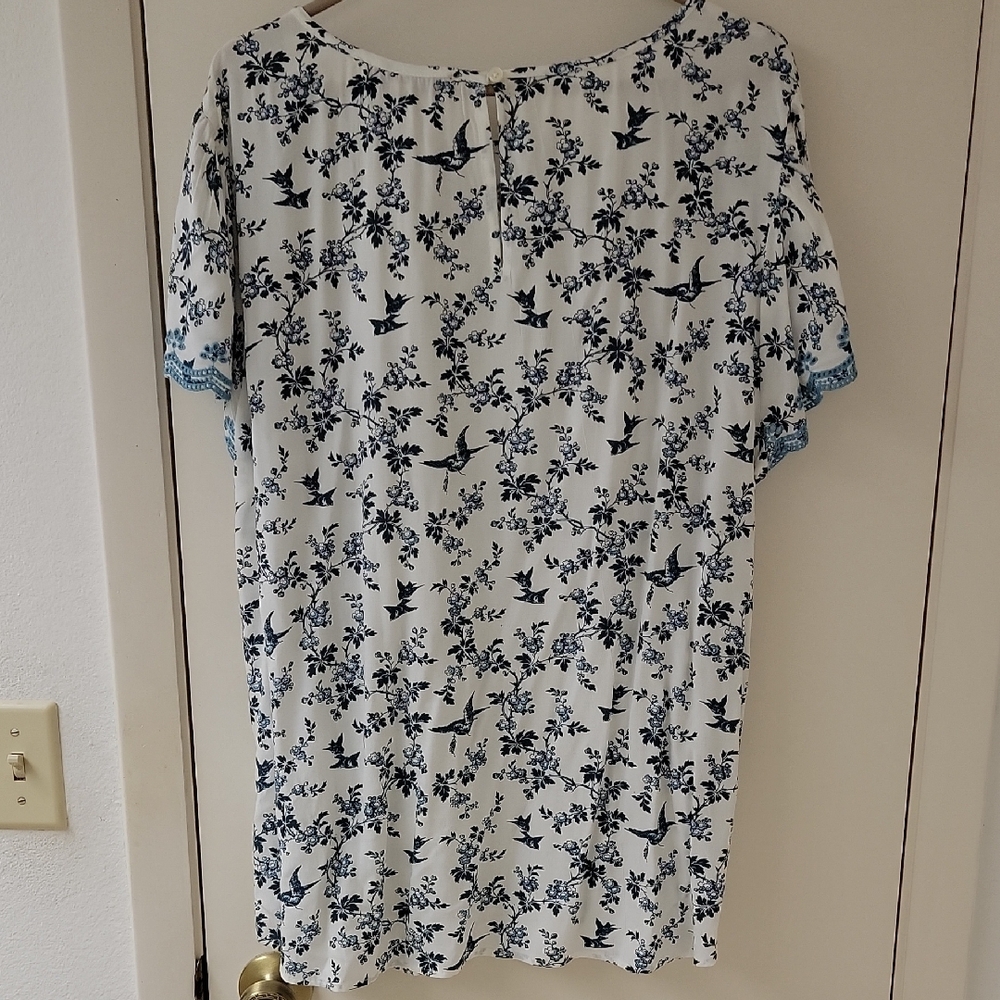 Loft Floral Bird Blue and White Women's Top Euc! - Picture 7 of 8